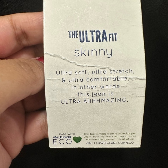 ULTRAFIT SKINNY BLACK PANTS - Picture 3 of 5